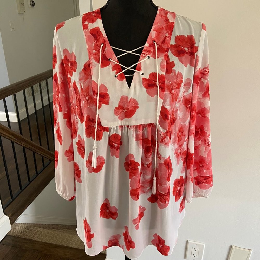 Tahari top